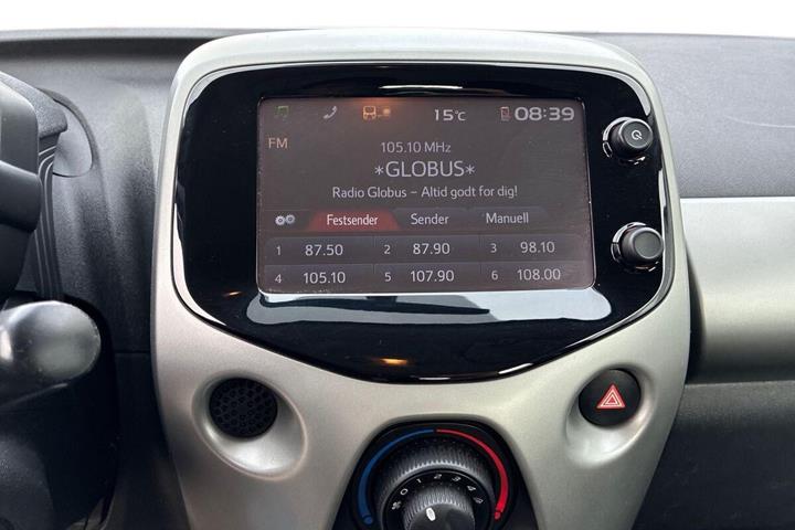 Grå Toyota Aygo fra 2014