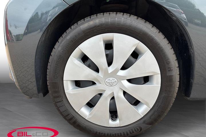 Grå Toyota Aygo fra 2014