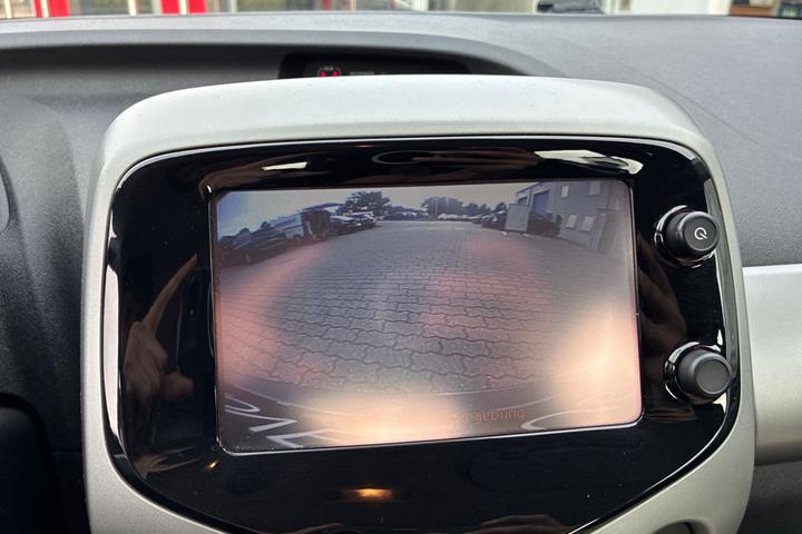 Grå Toyota Aygo fra 2014
