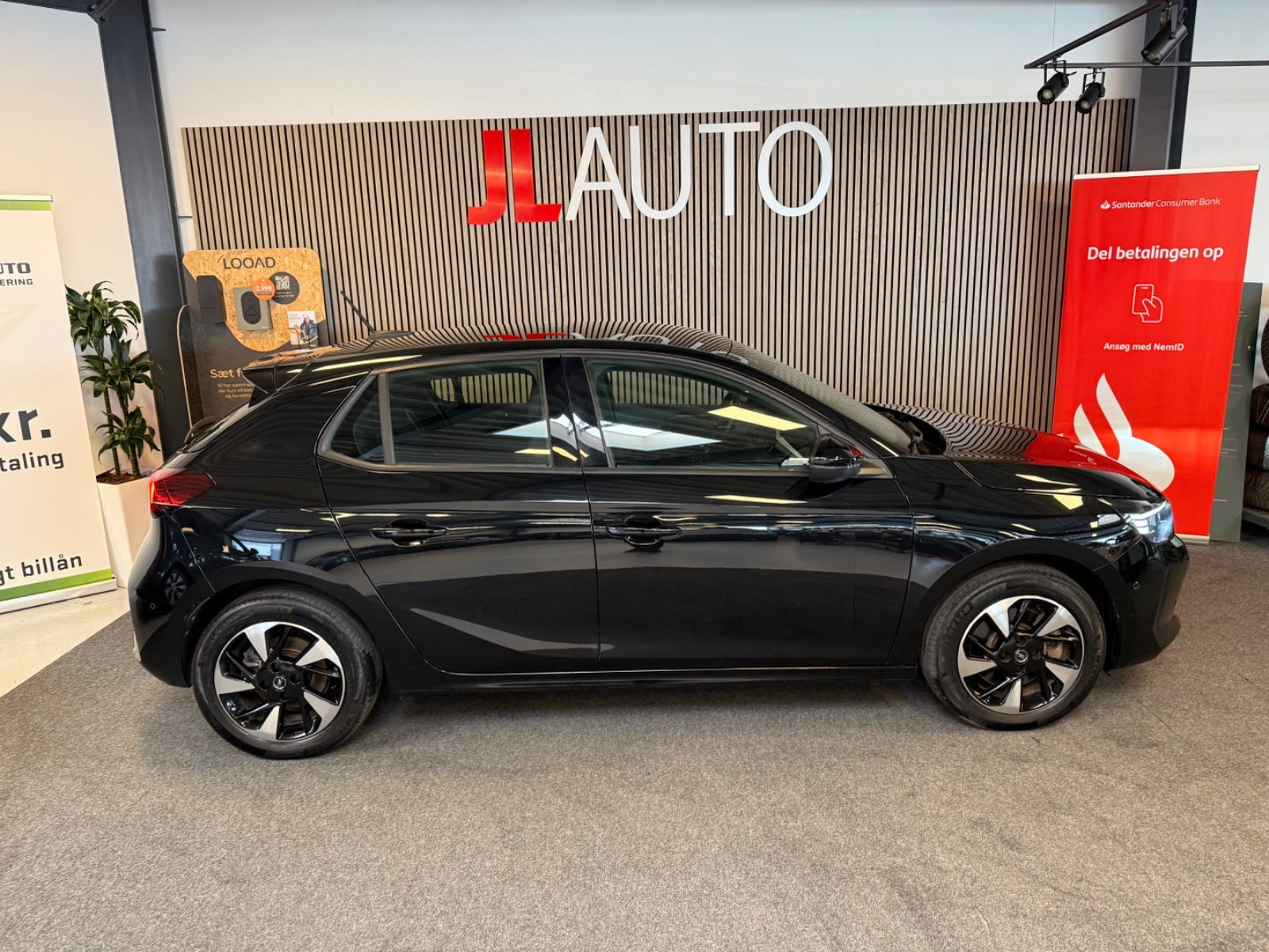 Sort Opel Corsa-e fra 2024