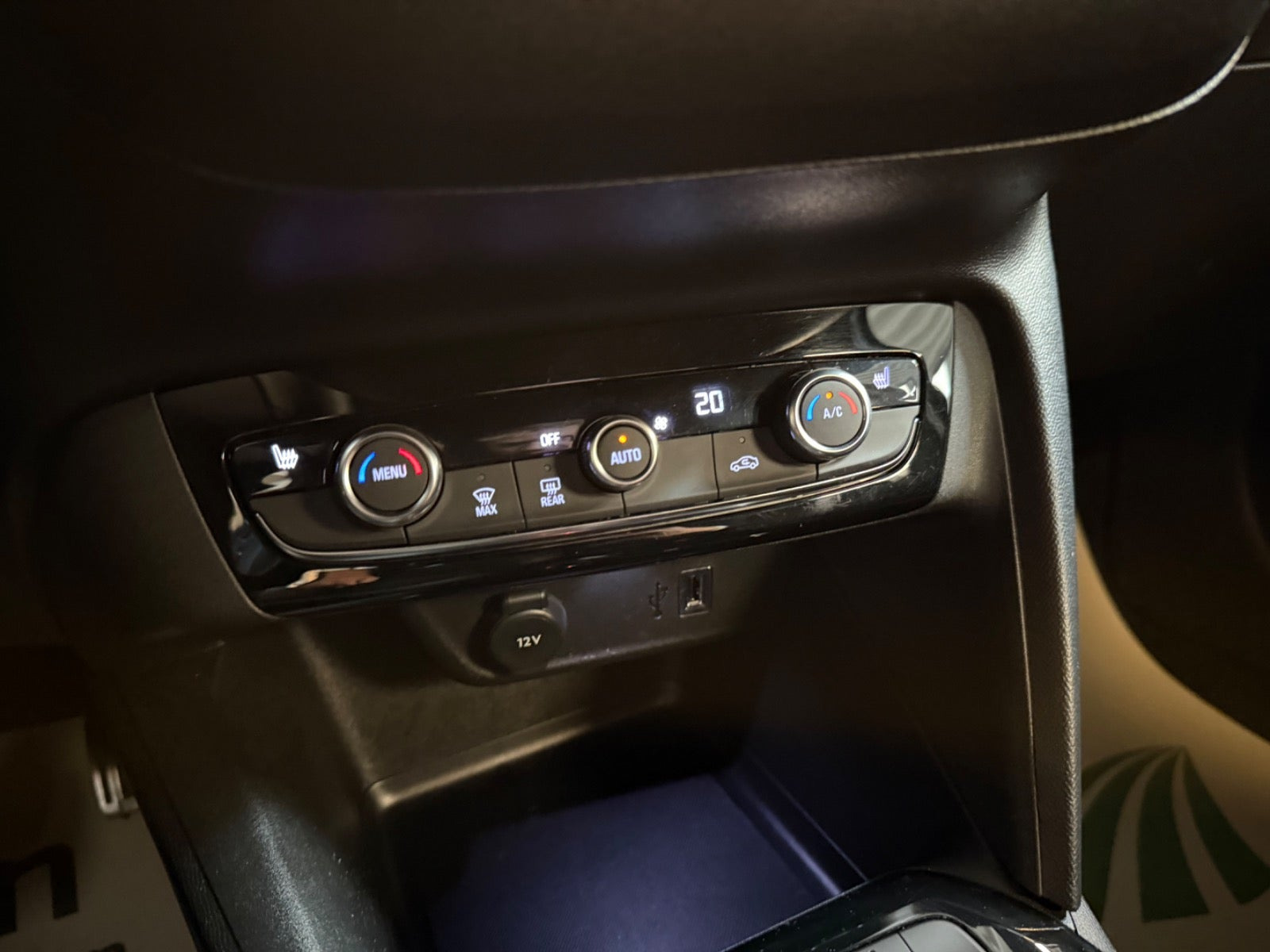 Sort Opel Corsa-e fra 2024