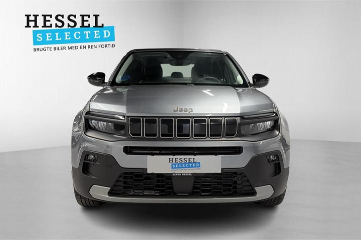 Grå Jeep Avenger fra 2025