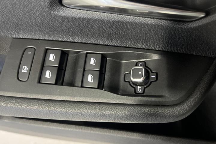 Hvid Opel Astra-e fra 2024