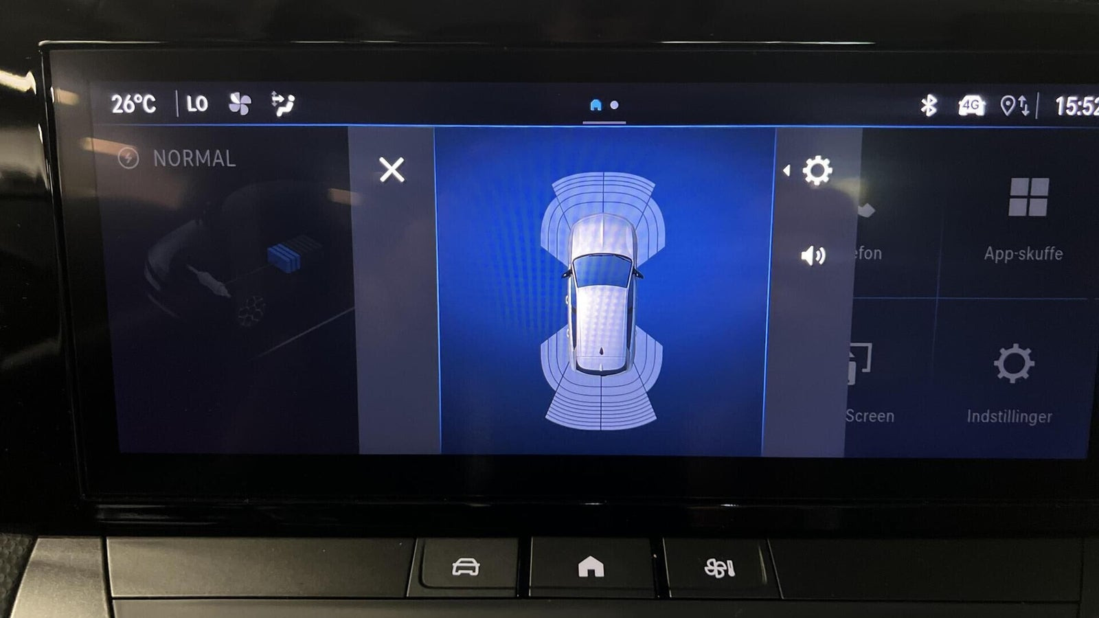 Hvid Opel Astra-e fra 2024