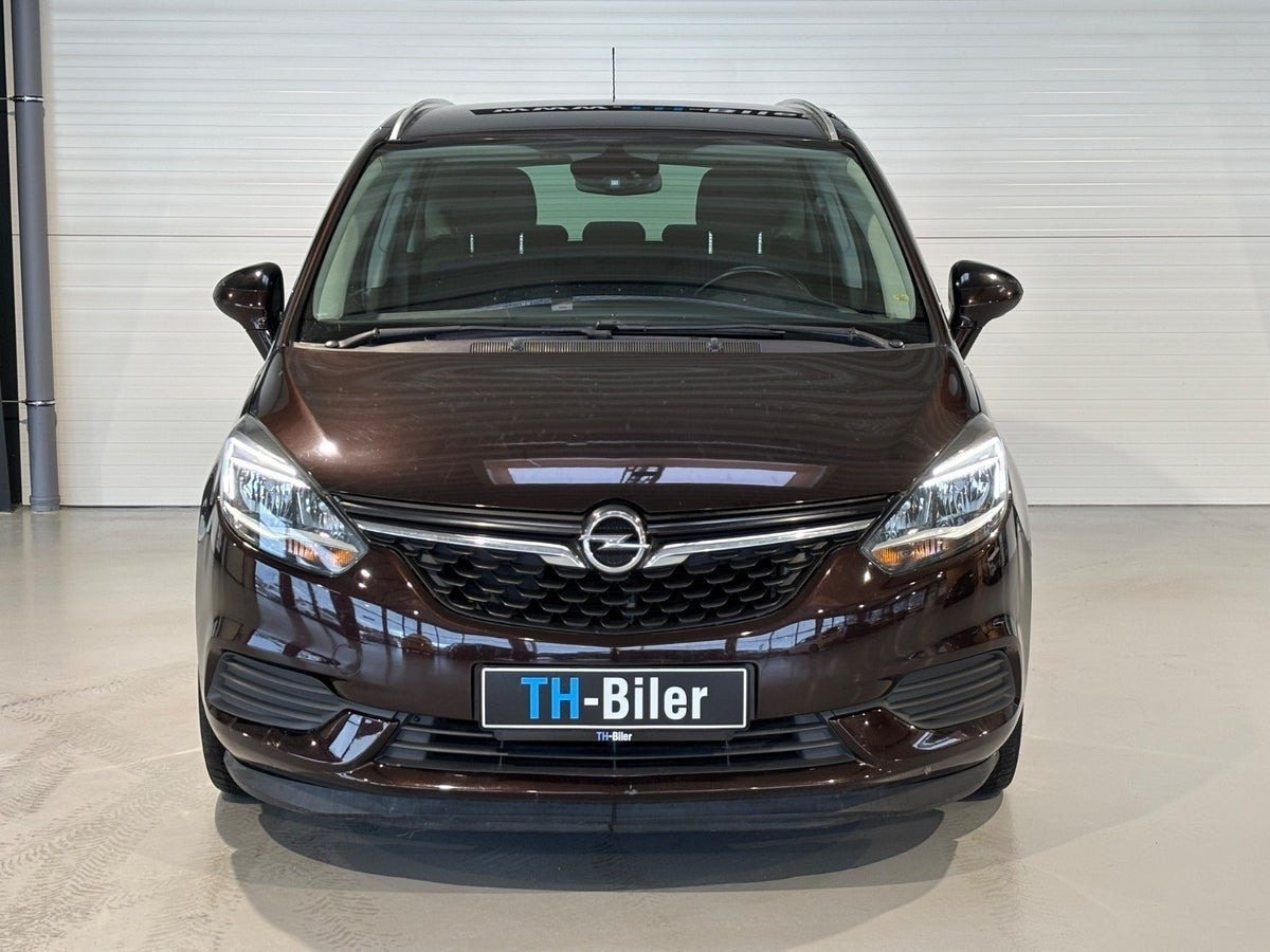 undefined Opel Zafira Tourer fra 2017