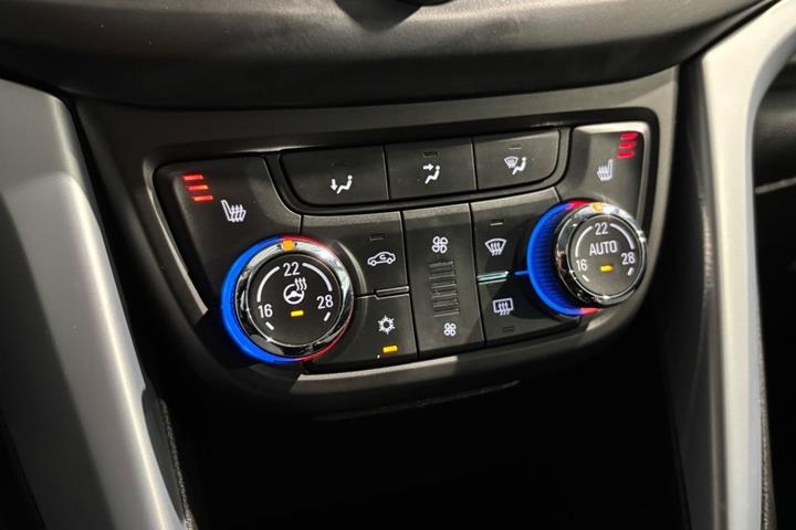 undefined Opel Zafira Tourer fra 2017