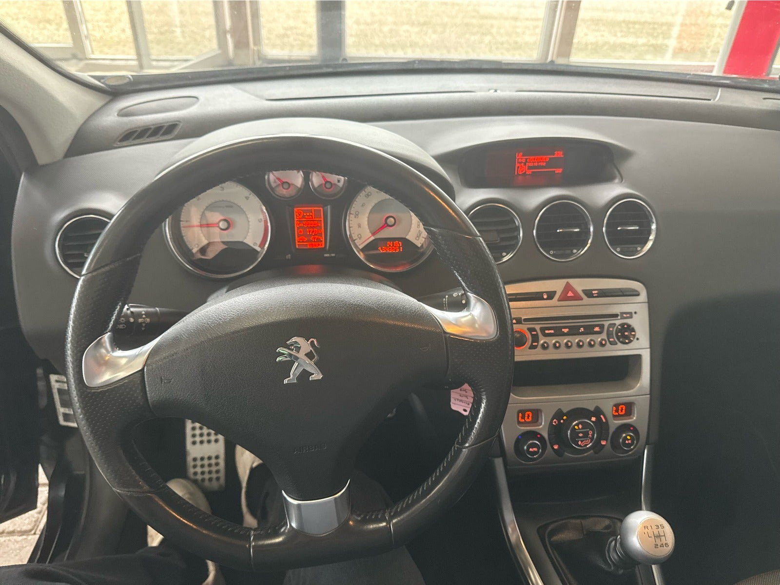 Sort Peugeot 308 fra 2011
