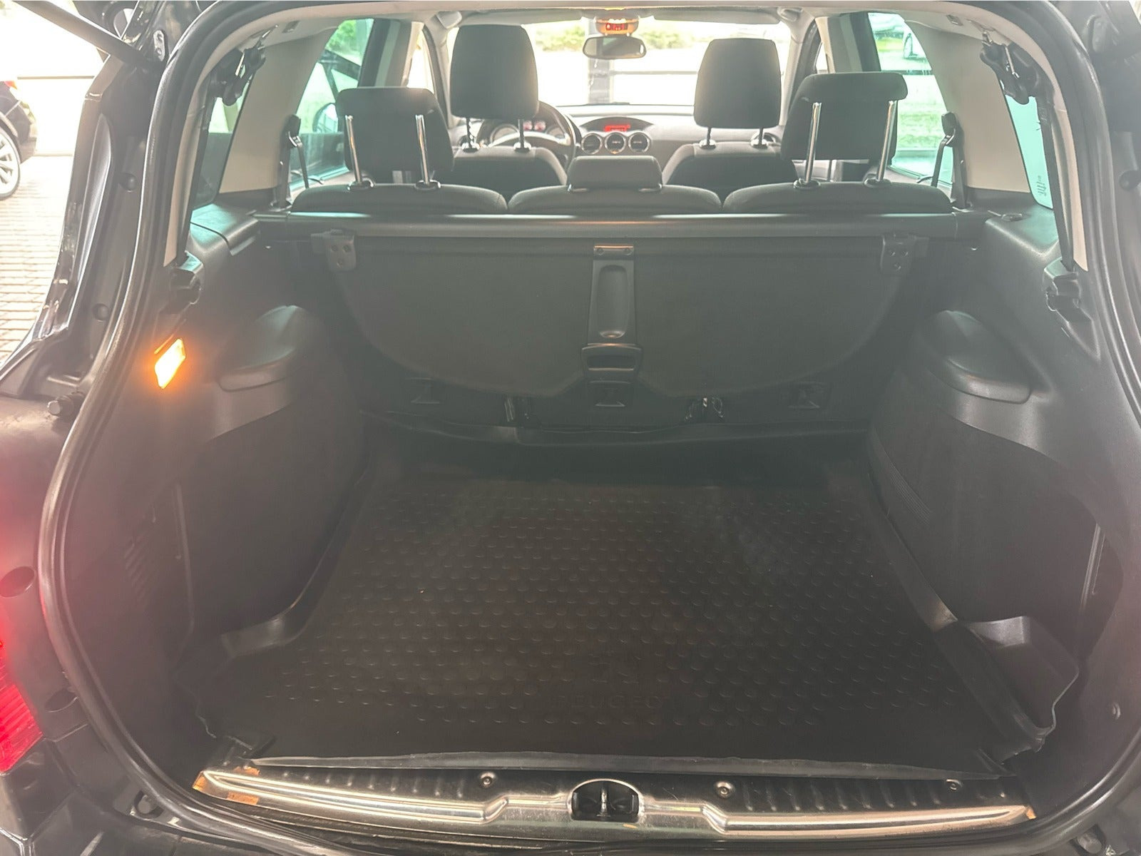 Sort Peugeot 308 fra 2011
