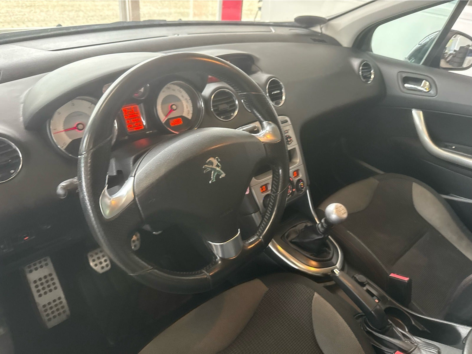 Sort Peugeot 308 fra 2011