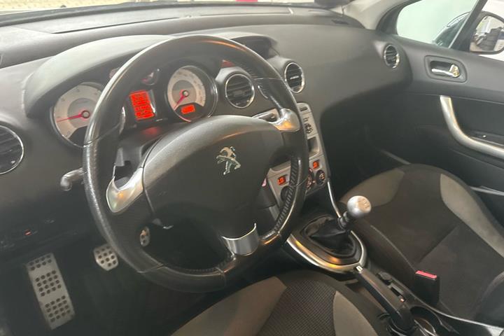 Sort Peugeot 308 fra 2011