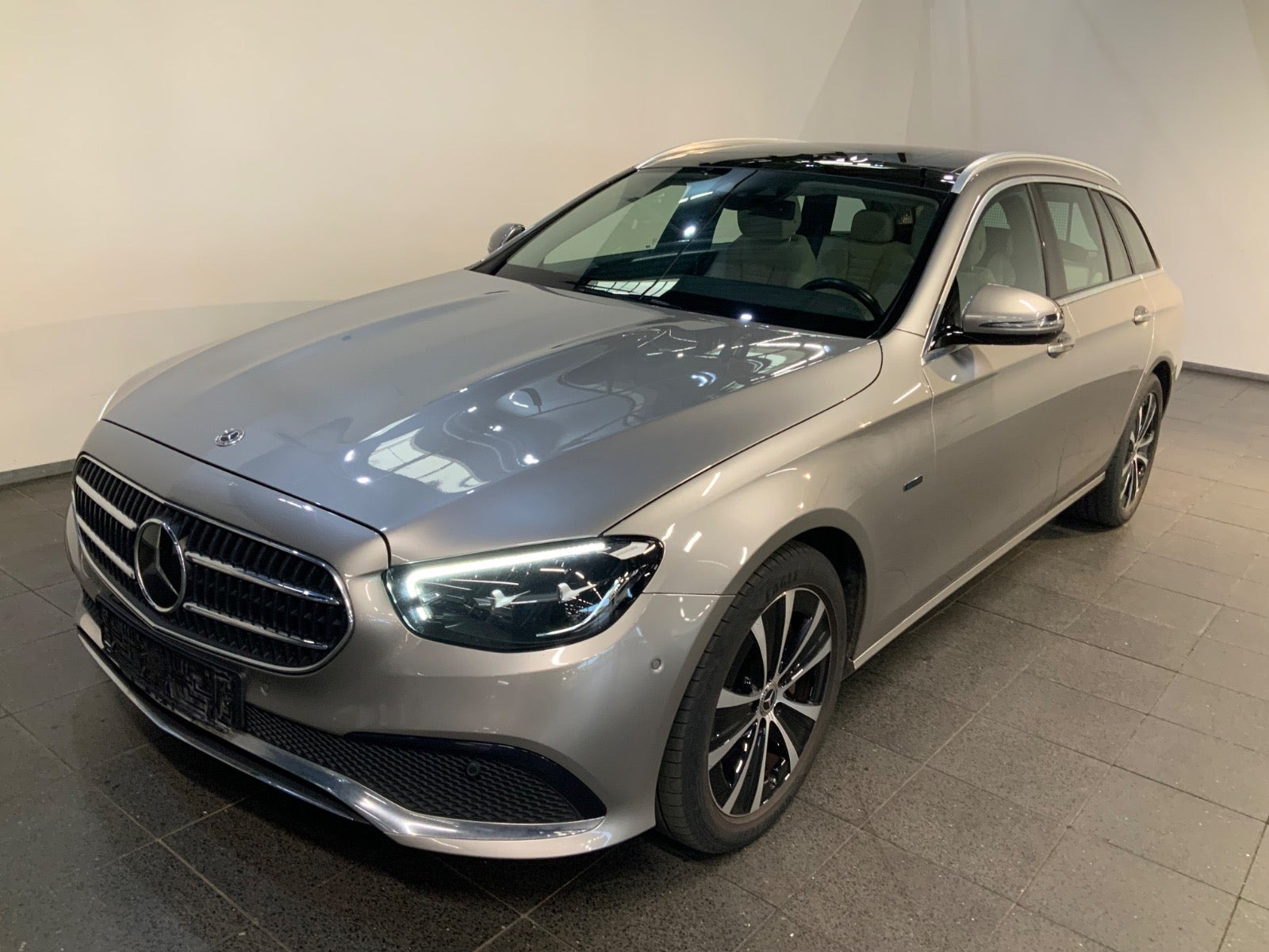 Mercedes E300 e 2,0 Avantgarde stc. aut.