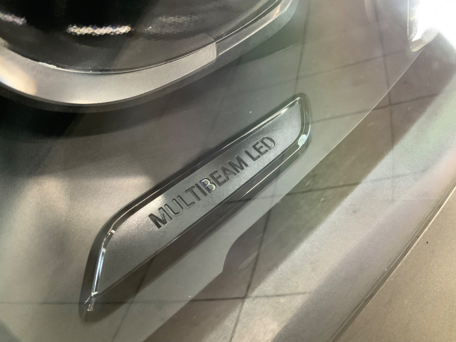 Sølv Mercedes GLC300 d fra 2019