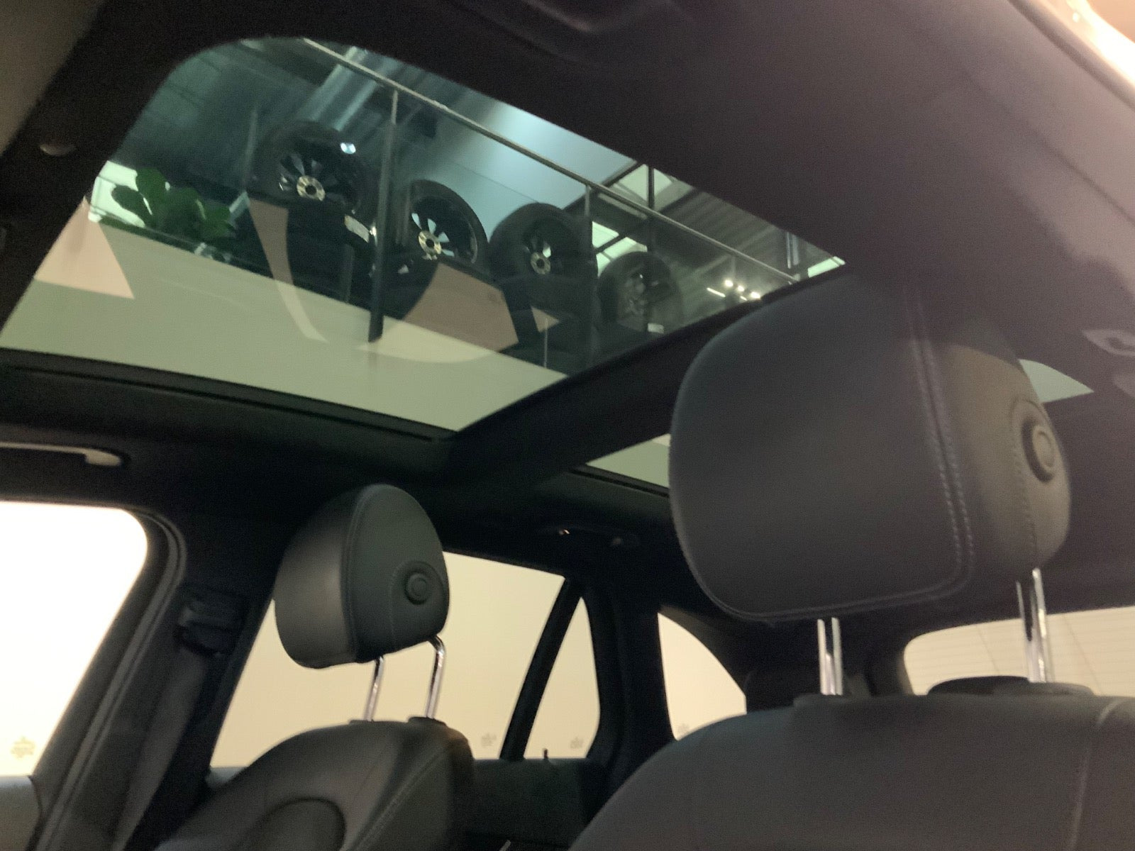 Sølv Mercedes GLC300 d fra 2019