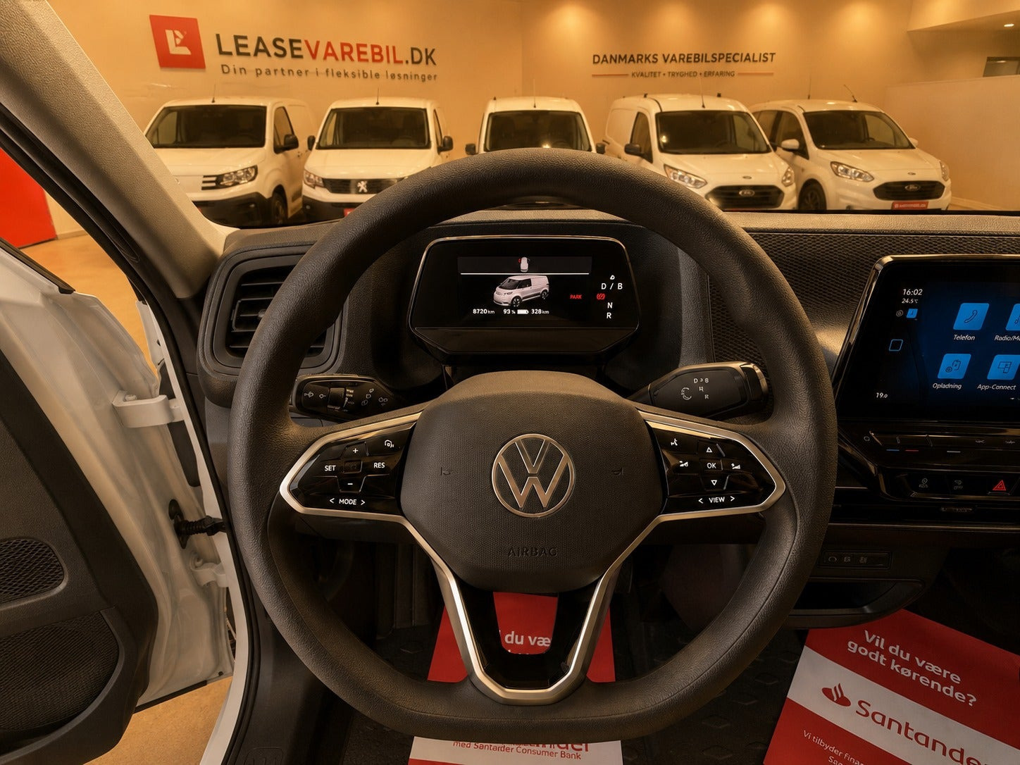 Hvid VW ID.Buzz fra 2024