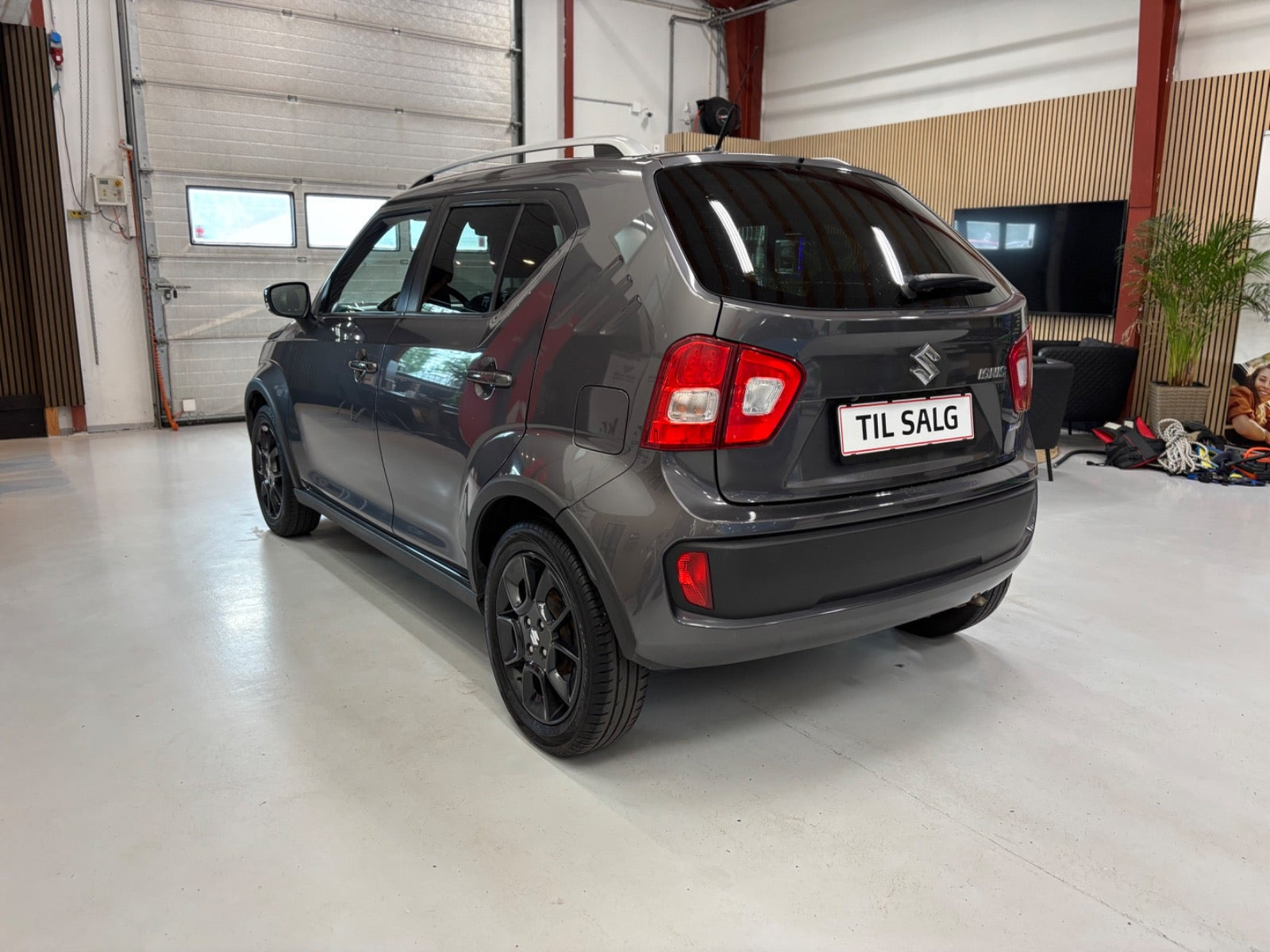 Grå Suzuki Ignis fra 2019