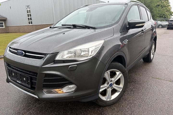 Sort Ford Kuga fra 2016