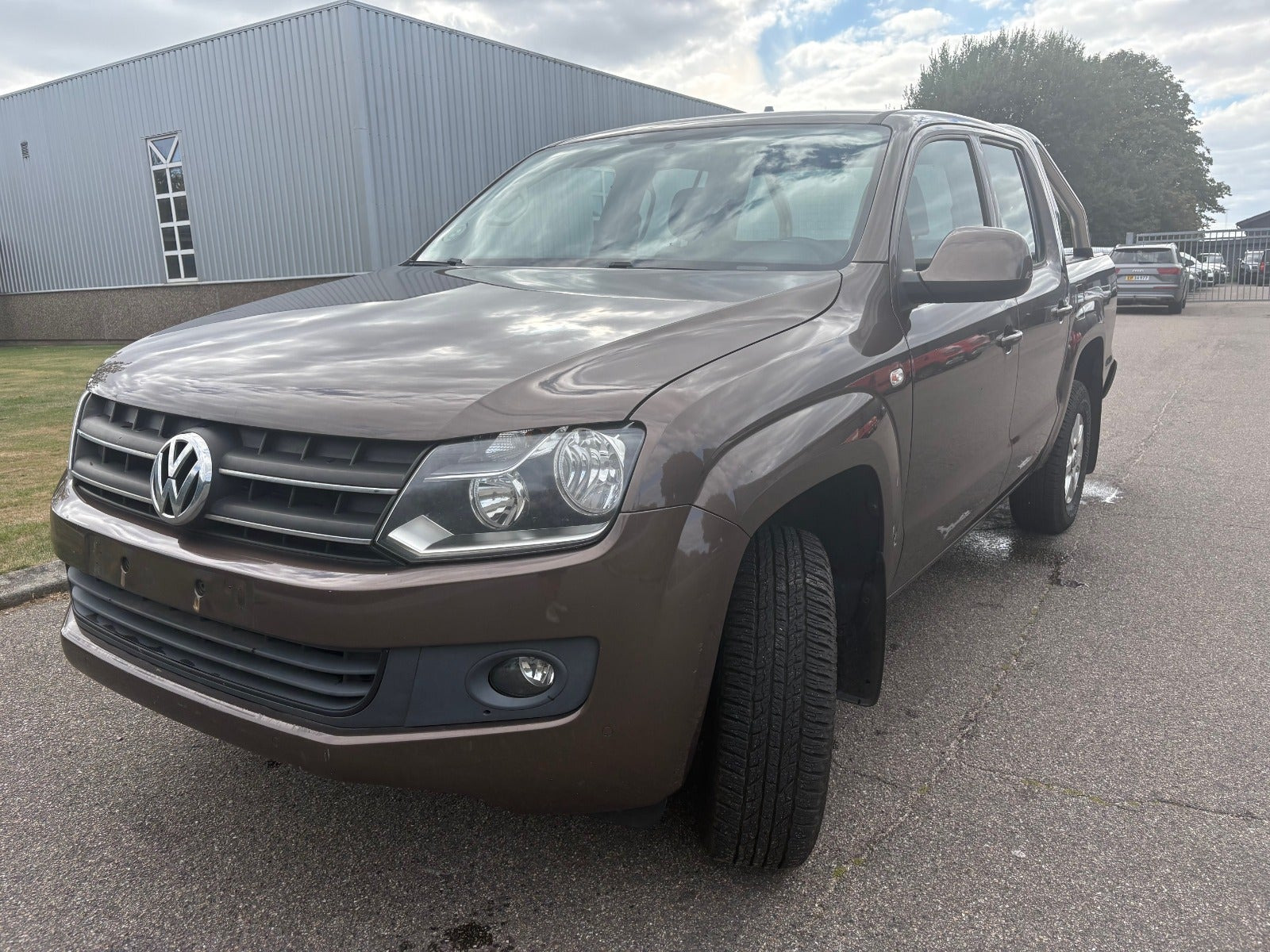 Brun VW Amarok fra 2014