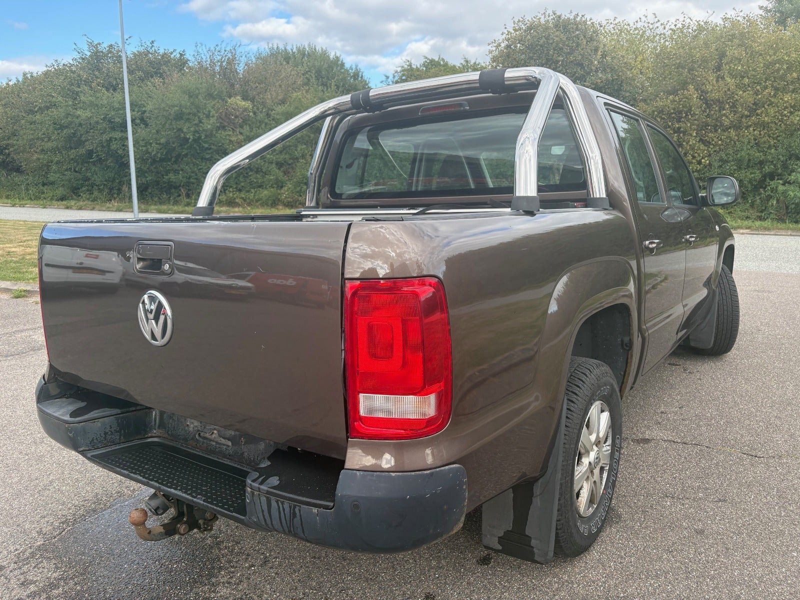 Brun VW Amarok fra 2014