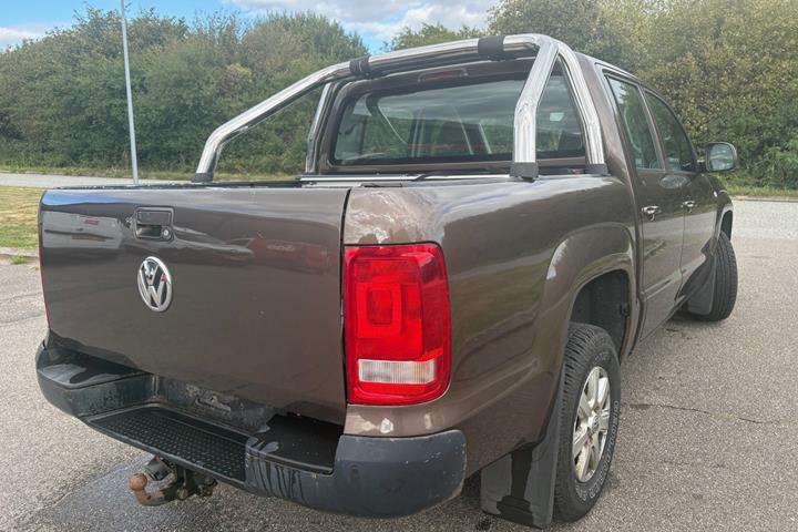 Brun VW Amarok fra 2014