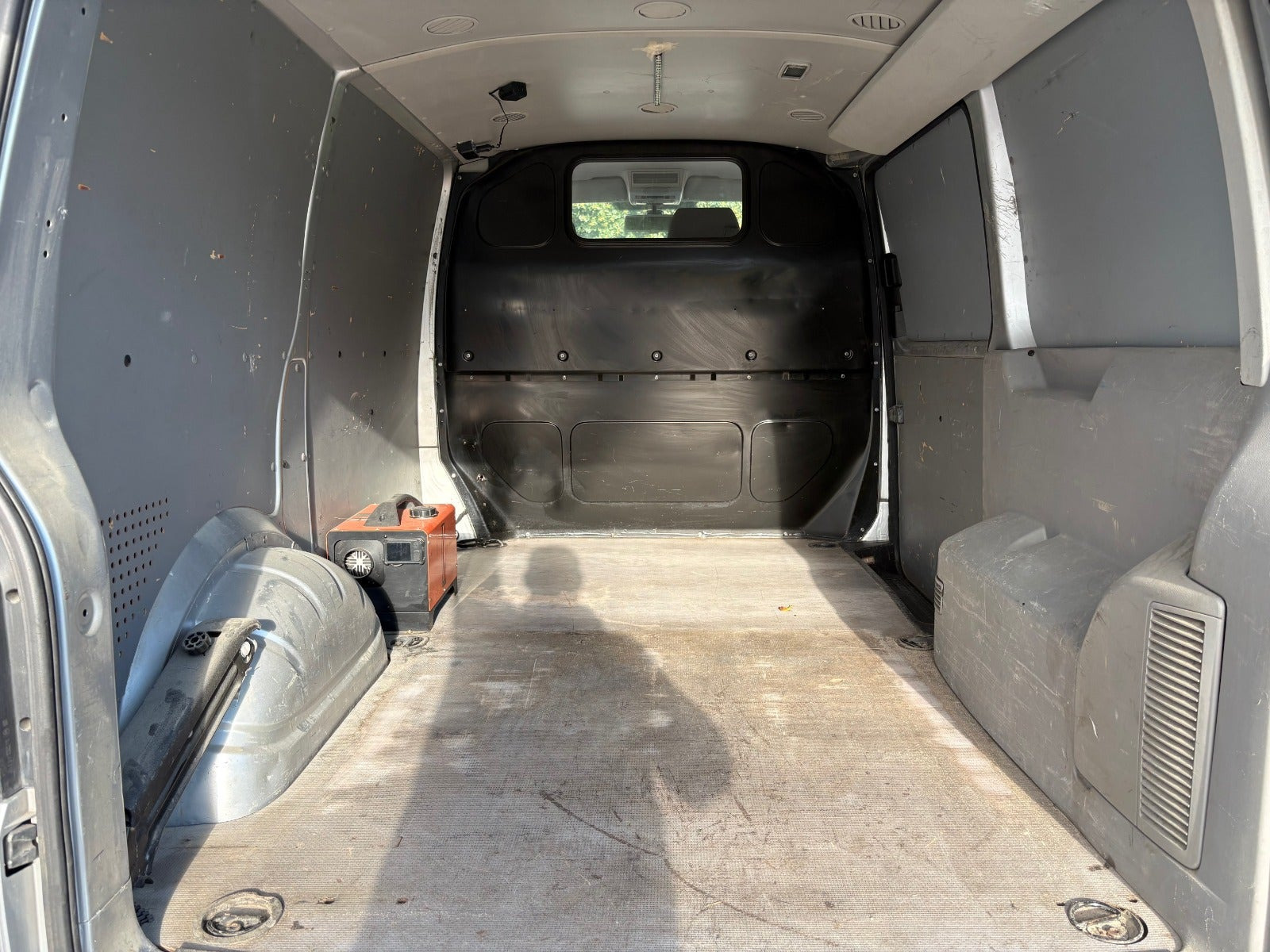 Sølv VW Transporter fra 2012