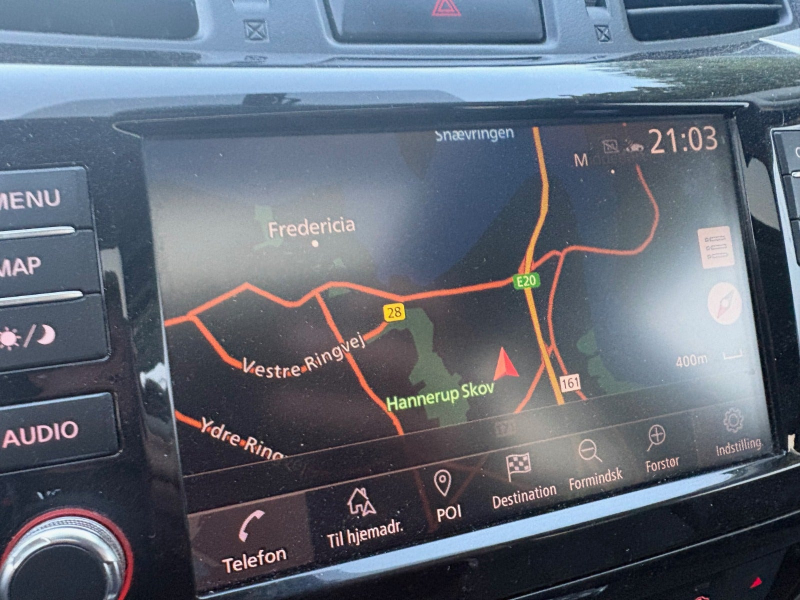 Sølv Nissan Navara fra 2021