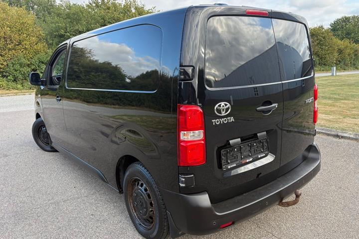 Sort Toyota ProAce fra 2018