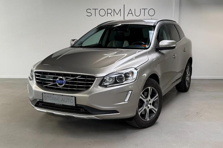 Orange Volvo XC60 fra 2015