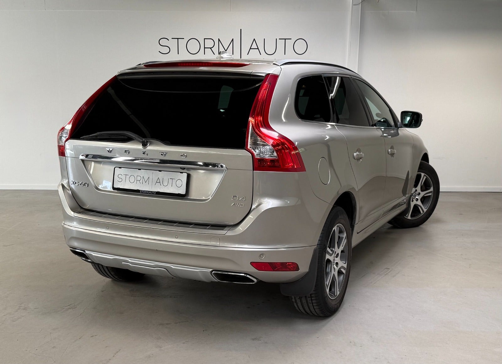 Orange Volvo XC60 fra 2015