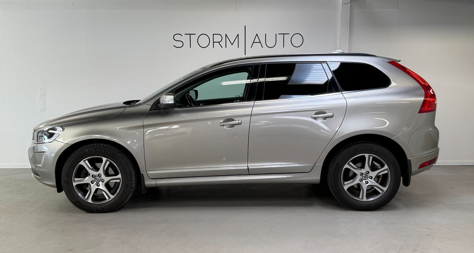 Orange Volvo XC60 fra 2015