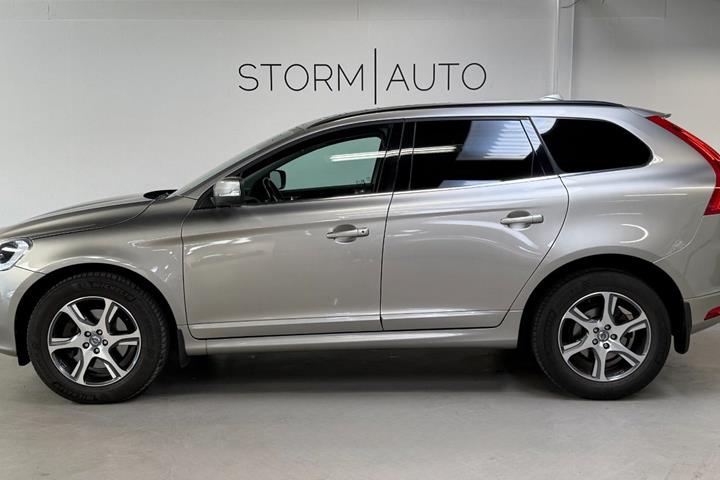 Orange Volvo XC60 fra 2015