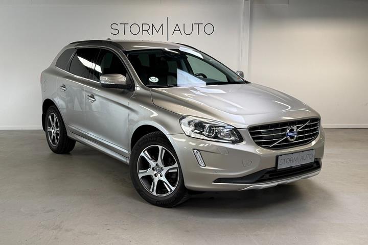 Orange Volvo XC60 fra 2015