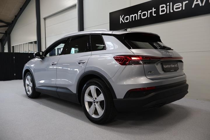 Sølv Audi Q4 e-tron fra 2024