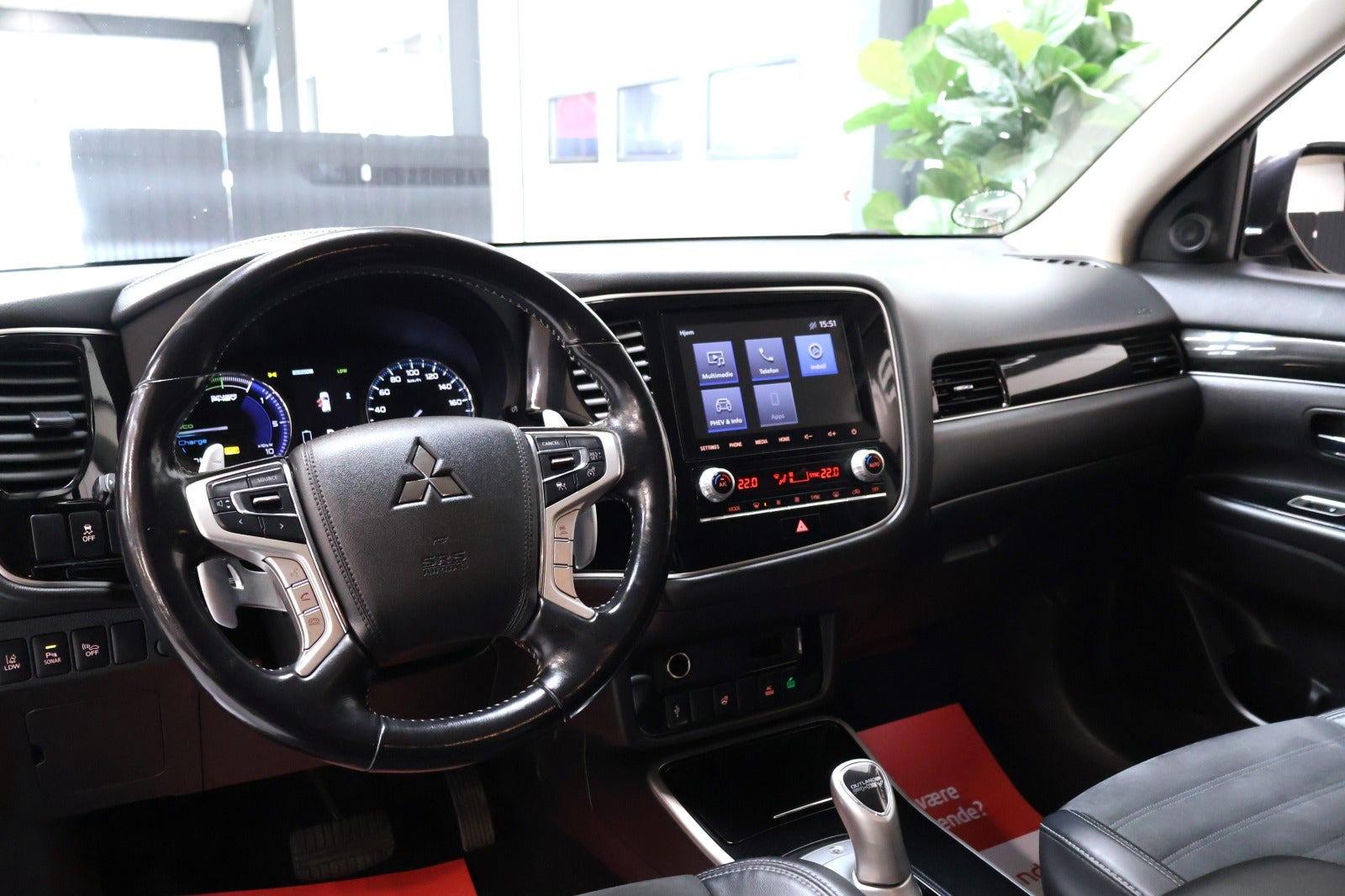 Sort Mitsubishi Outlander fra 2020