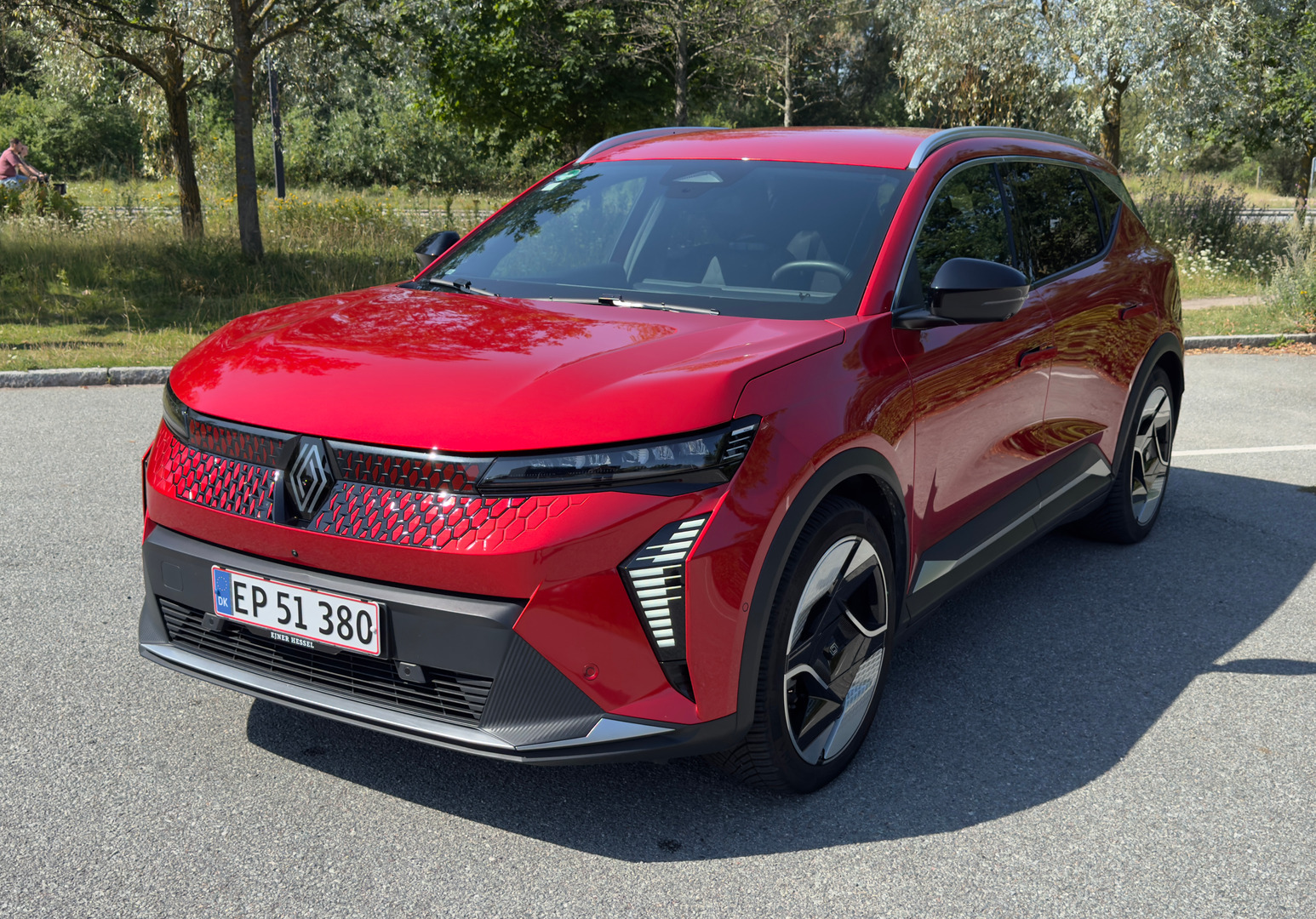 Rød Renault Scenic E-Tech fra 2025