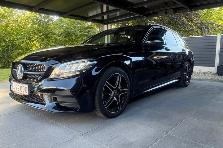 Sort Mercedes C200 fra 2019