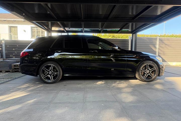 Sort Mercedes C200 fra 2019