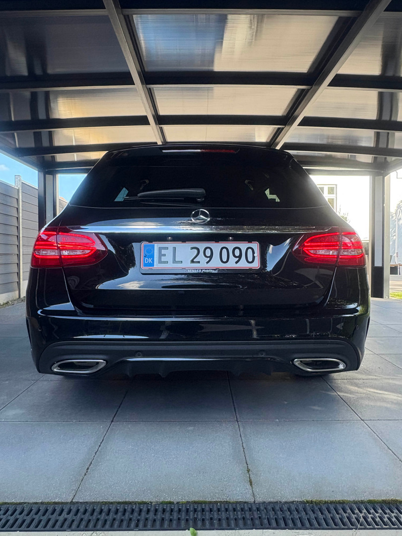 Sort Mercedes C200 fra 2019