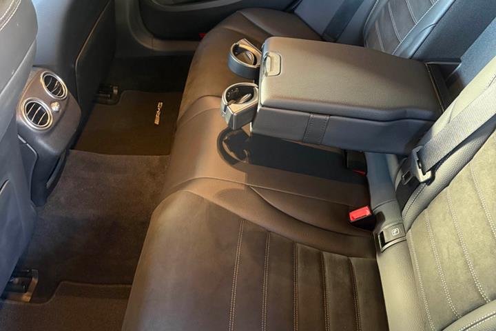 Sort Mercedes C200 fra 2019
