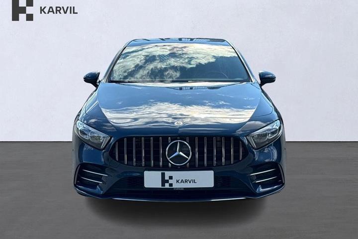 Blå Mercedes A35 fra 2020