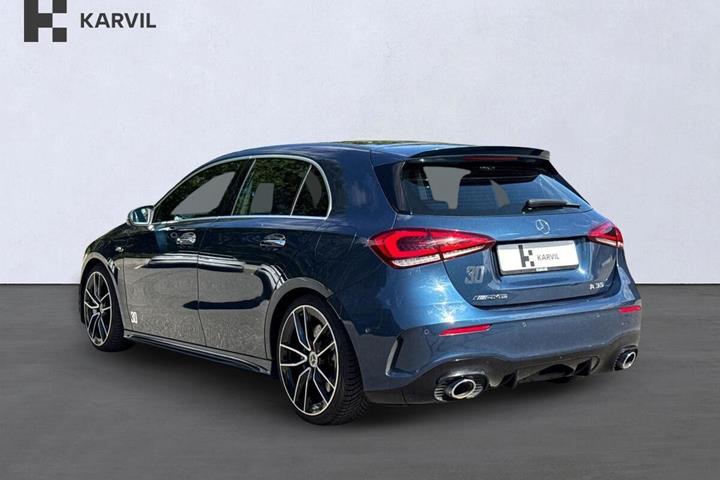 Blå Mercedes A35 fra 2020