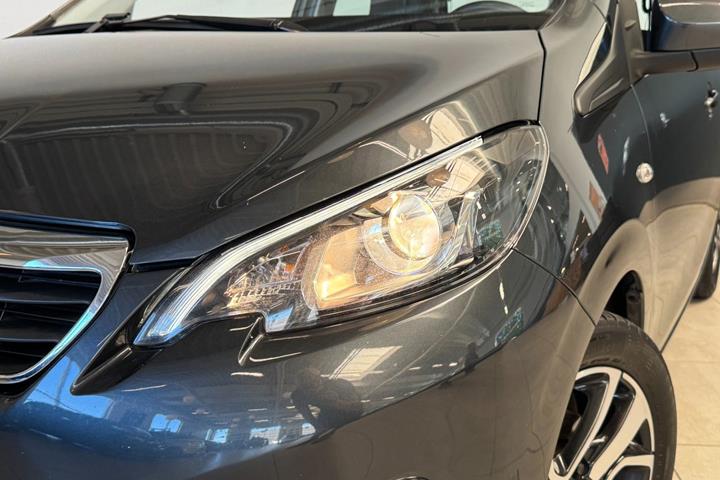 Grå Peugeot 108 fra 2020