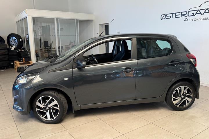 Grå Peugeot 108 fra 2020