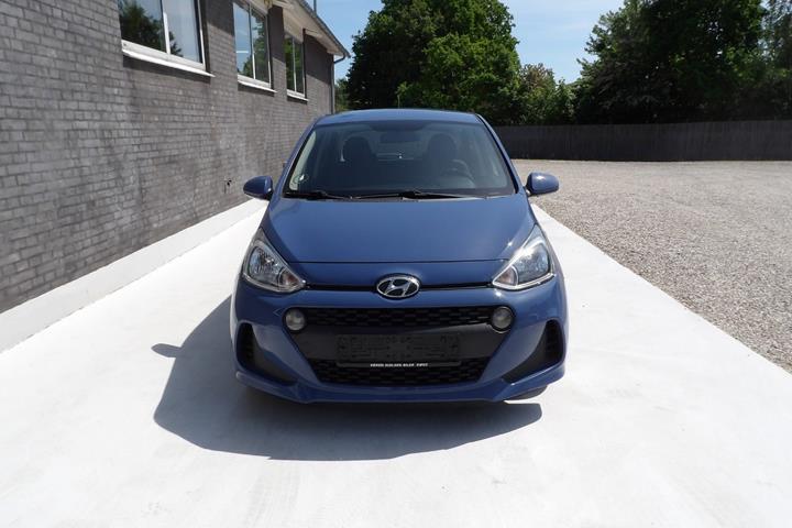 Blå Hyundai i10 fra 2017