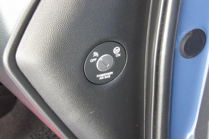 Blå Hyundai i10 fra 2017