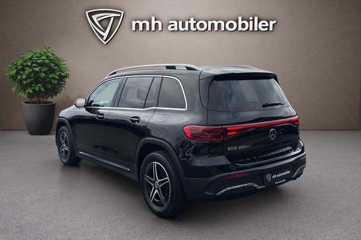 Sort Mercedes EQB250+ fra 2024