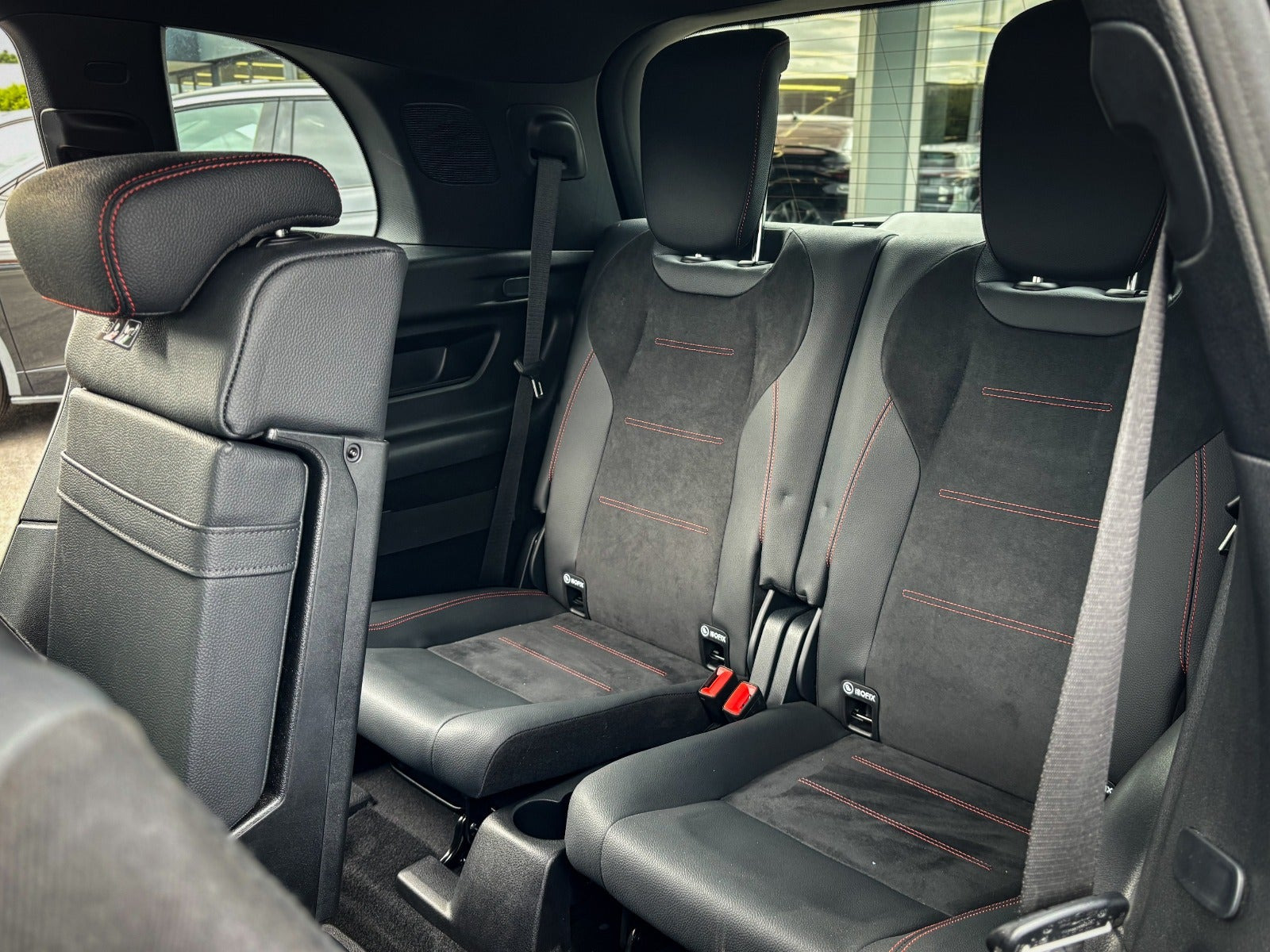 Sort Mercedes EQB250+ fra 2024