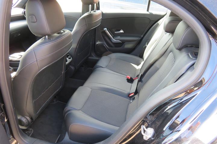 Sort Mercedes A200 fra 2018