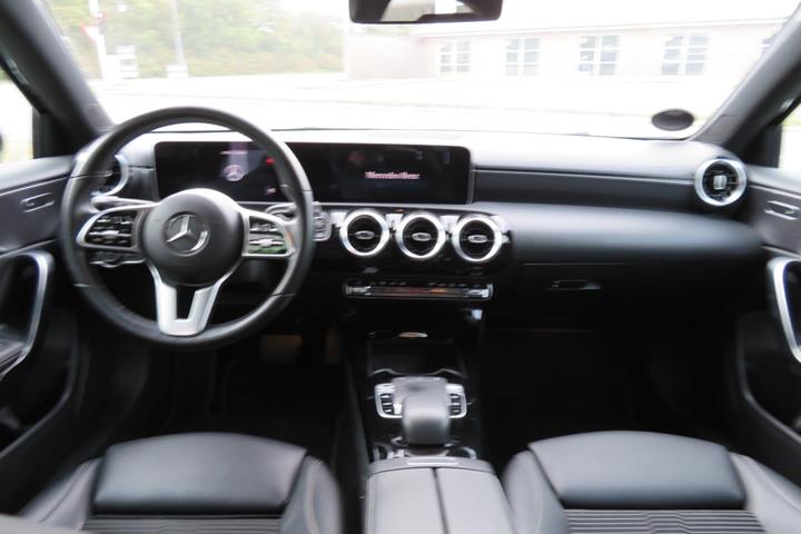Sort Mercedes A200 fra 2018