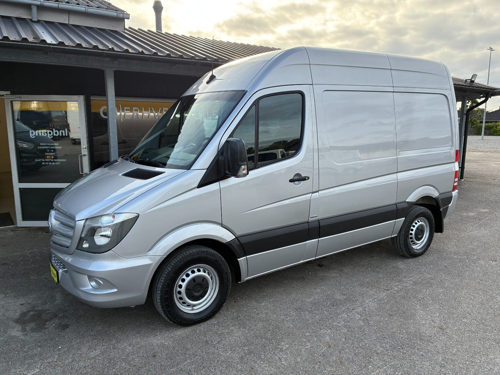 Sølv Mercedes Sprinter 319 fra 2017