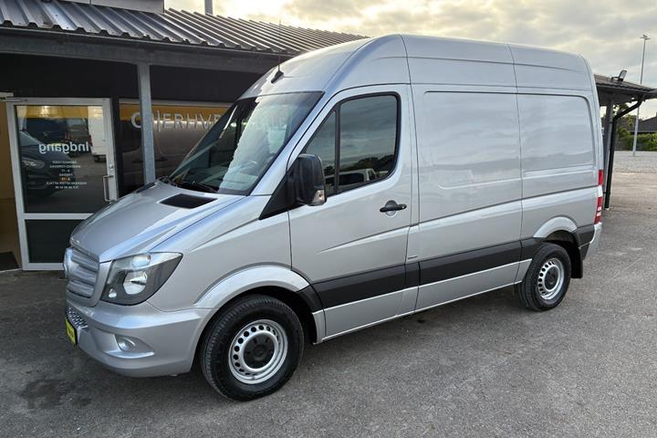Sølv Mercedes Sprinter 319 fra 2017
